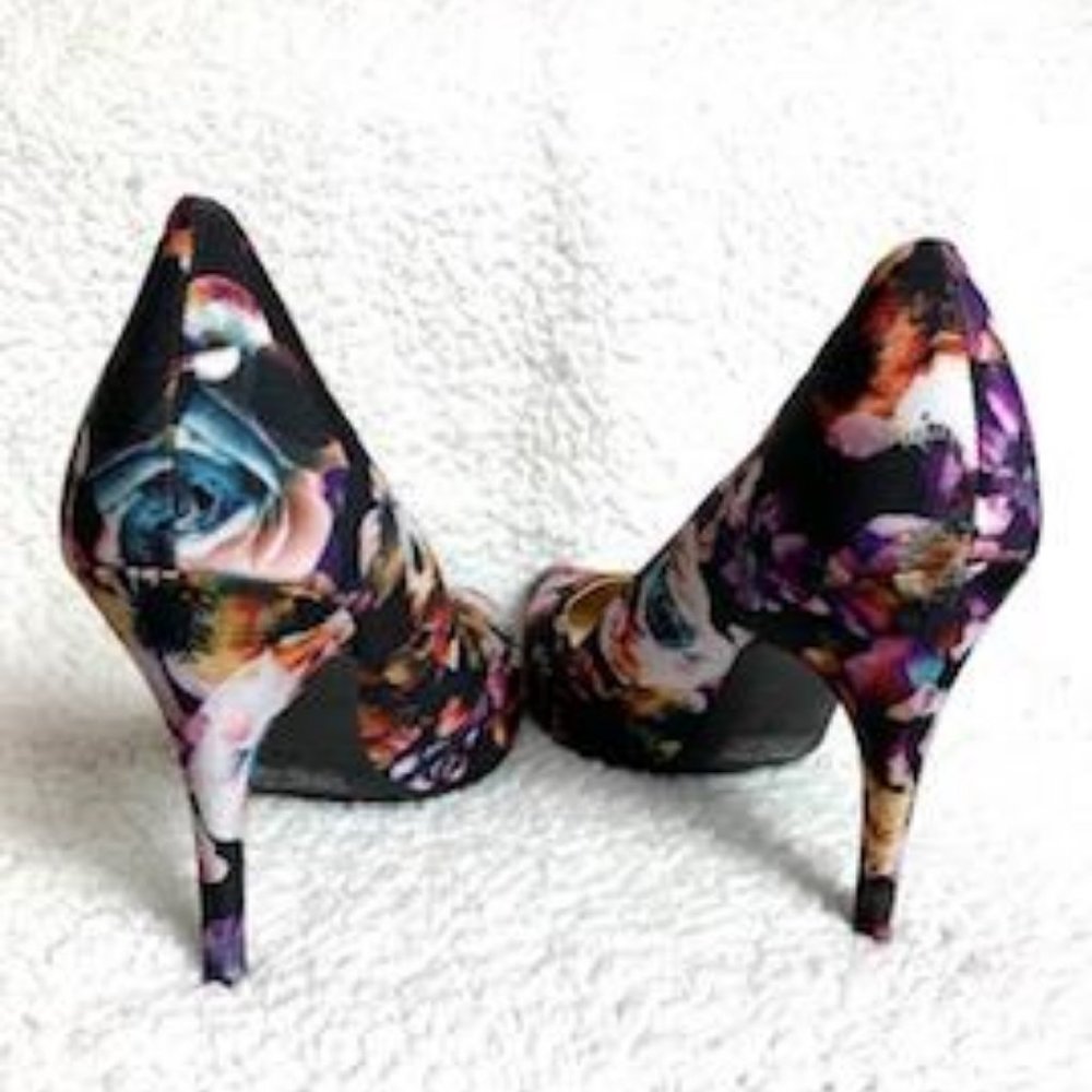 Guess Multicolored Floral Stilettos - Picture 6 of 11